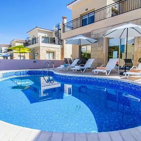 In Sleeps 6 Includes Swimming Pool Air Con And Wifi 6 Villa