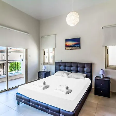 In Sleeps 6 Includes Swimming Pool Air Con And Wifi 6 Villa Polis